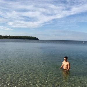 Meet your Posher, Sebastian